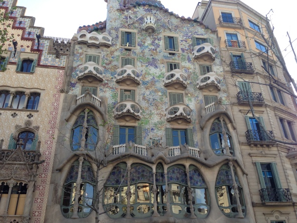 5 Things You MUST Know Before Travelling to Barcelona